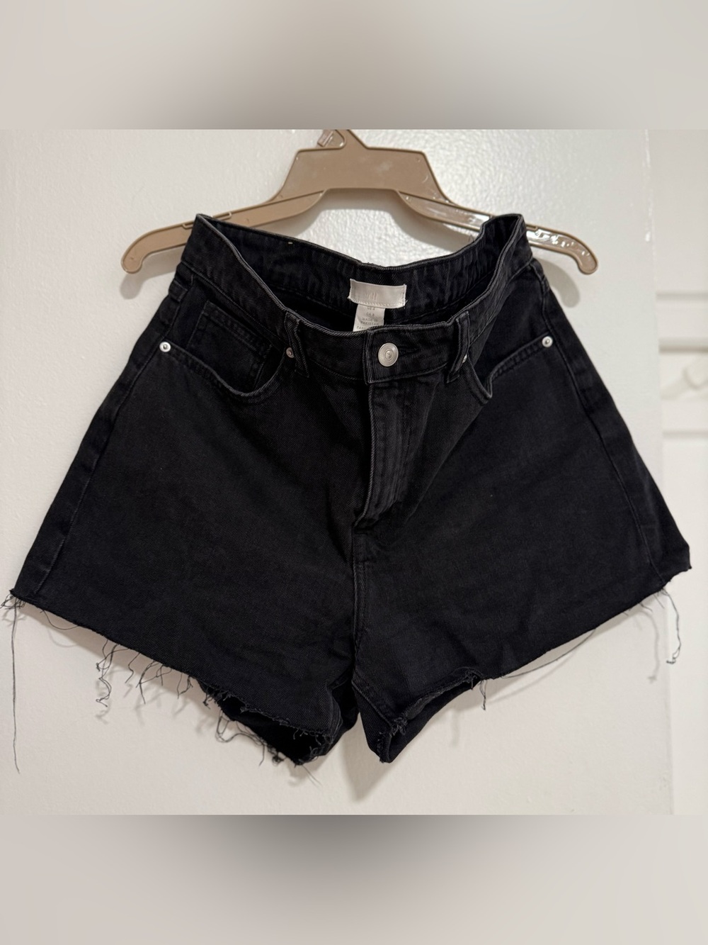 H&M - Black High-Waist Denim Cutoff Shorts - Womens Size 8